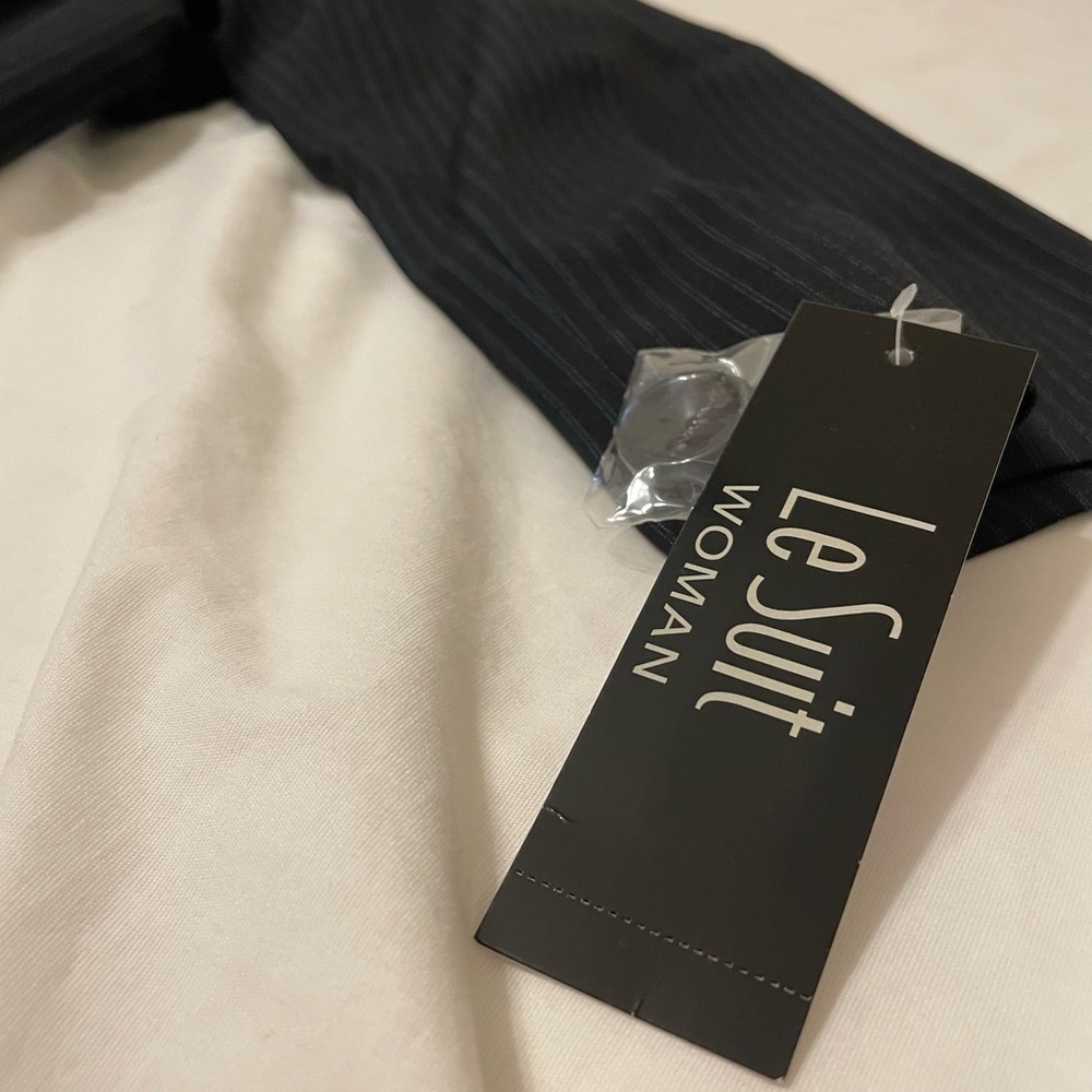 NWT Le Suit Black Blazer Professional Tailored - Picture 2 of 16